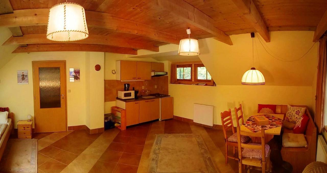 Alm-House Hollmann Apartment Zelezna Ruda Luaran gambar